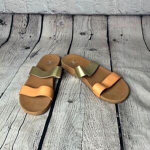 Shade & Shore Metallic Gold and Vibrant Orange Sandals